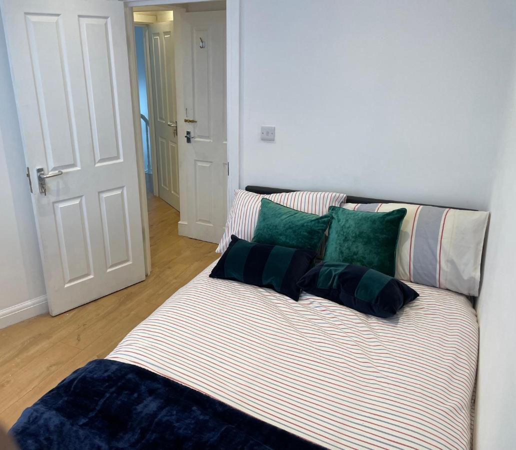 Self-Contained Flat On The 2Nd Floor You Will Share With One Other Guest, In A Family House 2 Minutes Walk From Tufnell Park Station 2Nd Floor With Stairs Londen Buitenkant foto