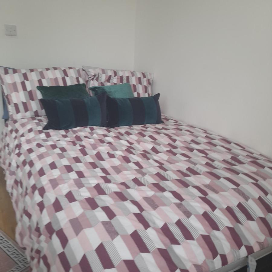 Self-Contained Flat On The 2Nd Floor You Will Share With One Other Guest, In A Family House 2 Minutes Walk From Tufnell Park Station 2Nd Floor With Stairs Londen Buitenkant foto