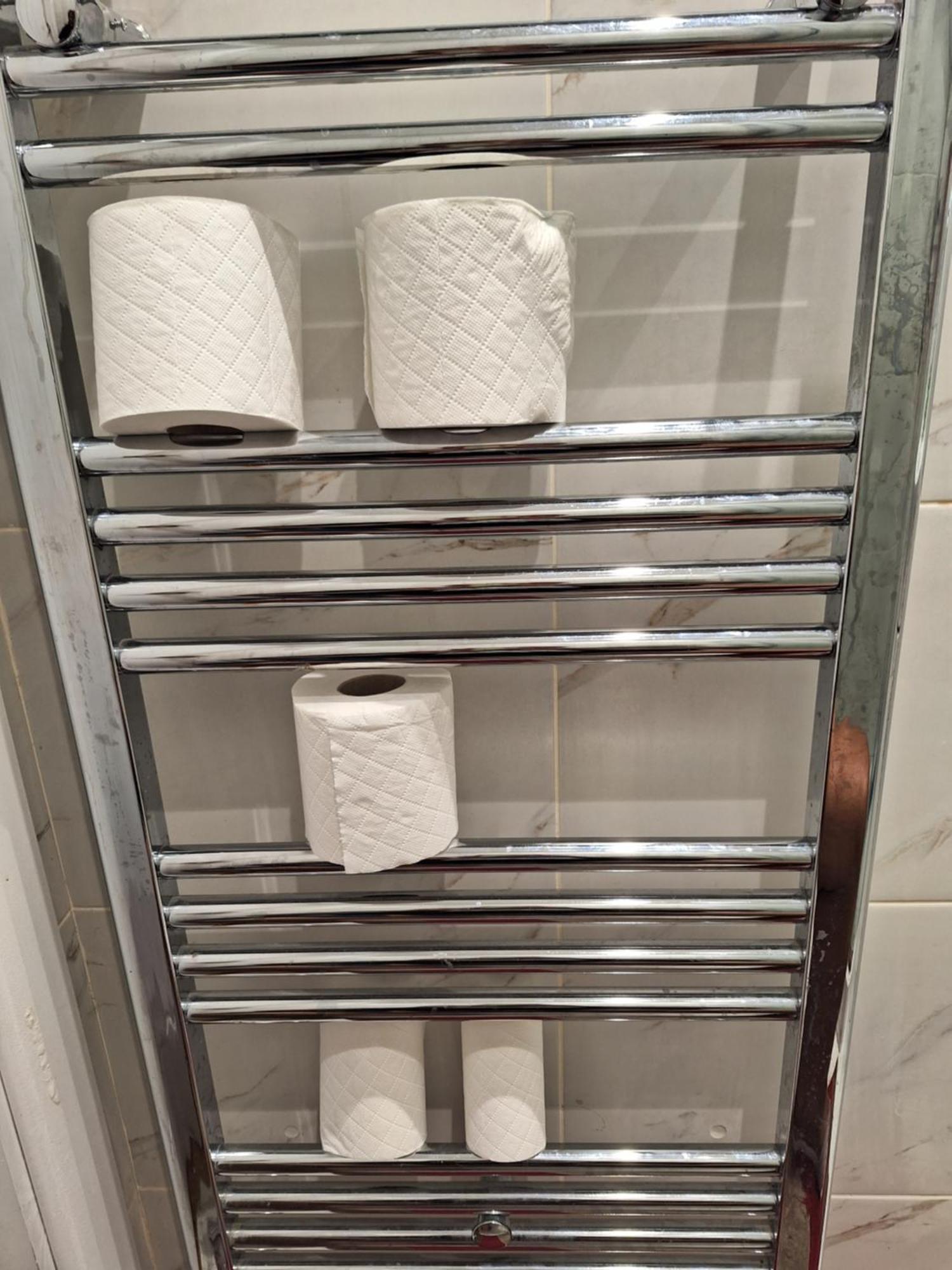 Self-Contained Flat On The 2Nd Floor You Will Share With One Other Guest, In A Family House 2 Minutes Walk From Tufnell Park Station 2Nd Floor With Stairs Londen Buitenkant foto
